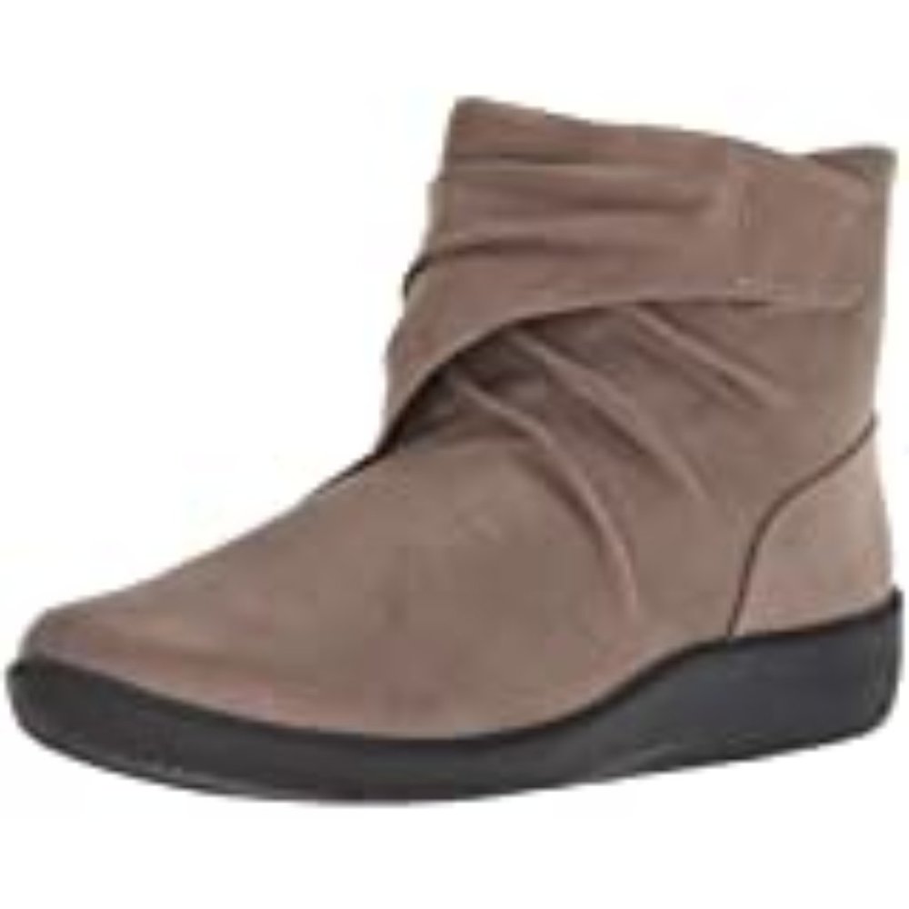 Clarks Women's Rani Ankle Boot Pewter Metallic Syn